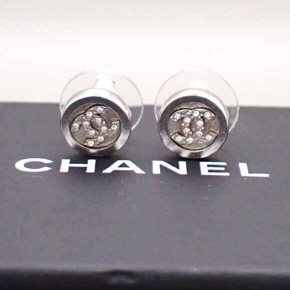 CHANEL CC Logo Rhinestone Stud Earrings F21B Silver France 36RL306 - Picture 1 of 10